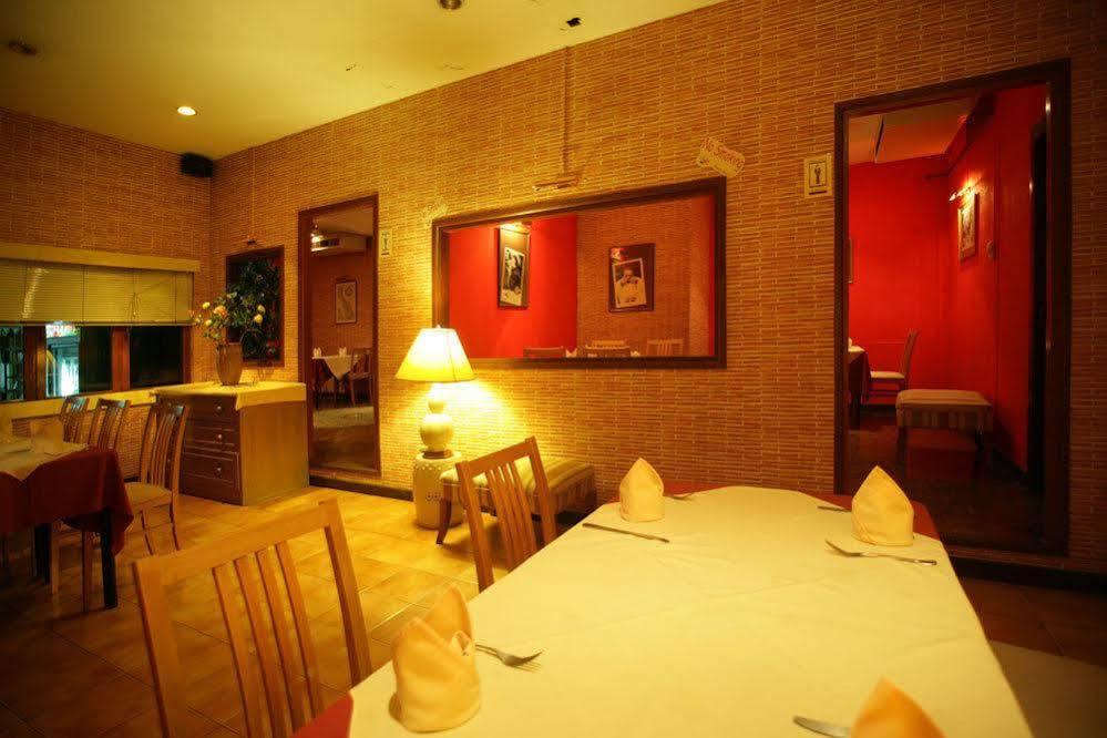Valentino Restaurant & Guesthouse Pattaya Kültér fotó